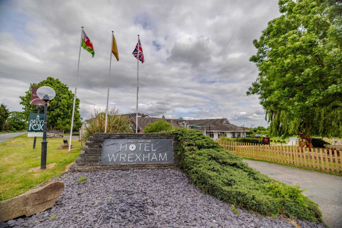 Hotel Wrexham front of hotel